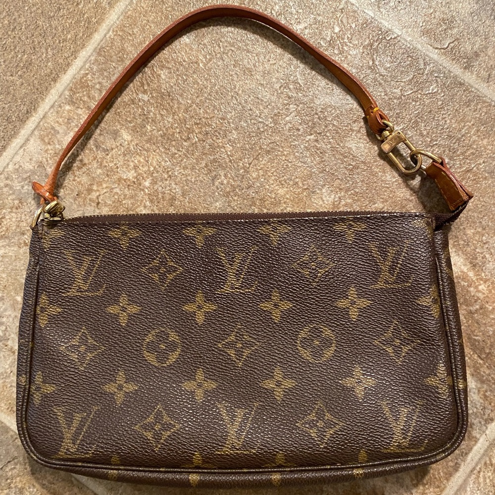 Louis Vuitton Clutch